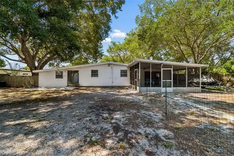 4437 W Bay Avenue Tampa FL 33616