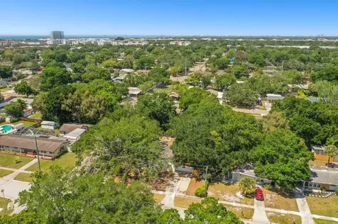4437 W Bay Avenue Tampa FL 33616