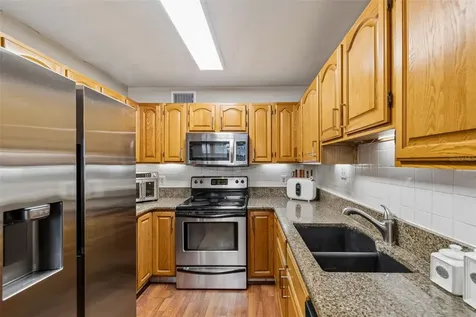 4437 W Bay Avenue Tampa FL 33616