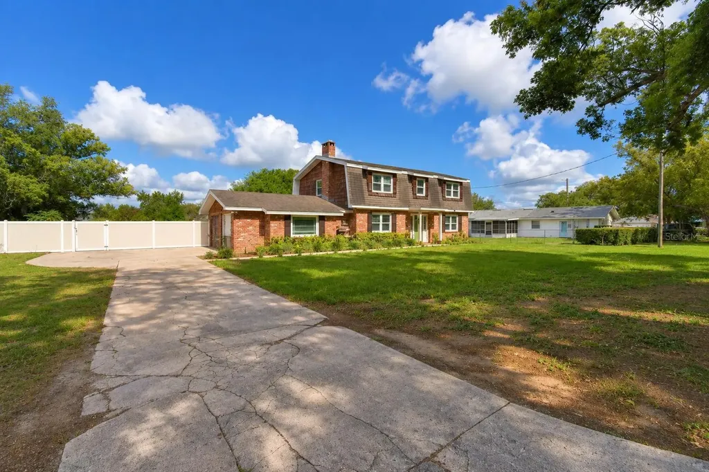 215 S Ilakee Avenue Lake Alfred FL 33850