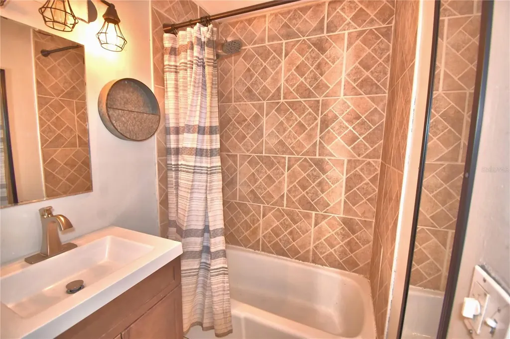215 S Ilakee Avenue Lake Alfred FL 33850