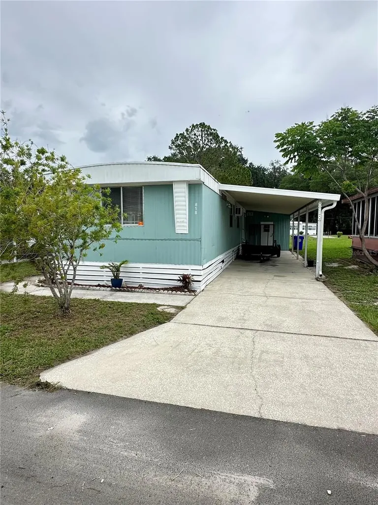 818 Michigan Street Wildwood FL 34785