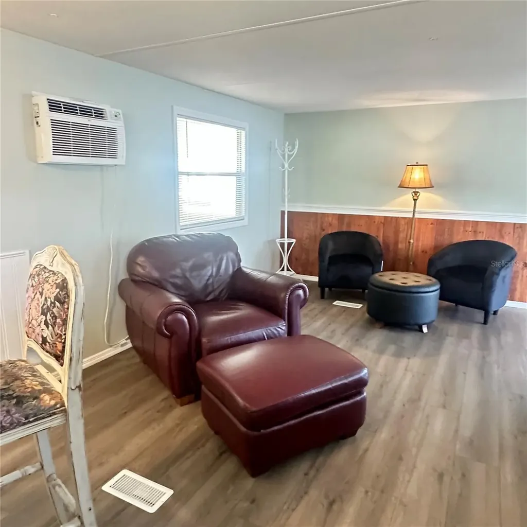 818 Michigan Street Wildwood FL 34785