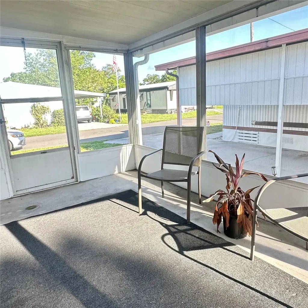 818 Michigan Street Wildwood FL 34785