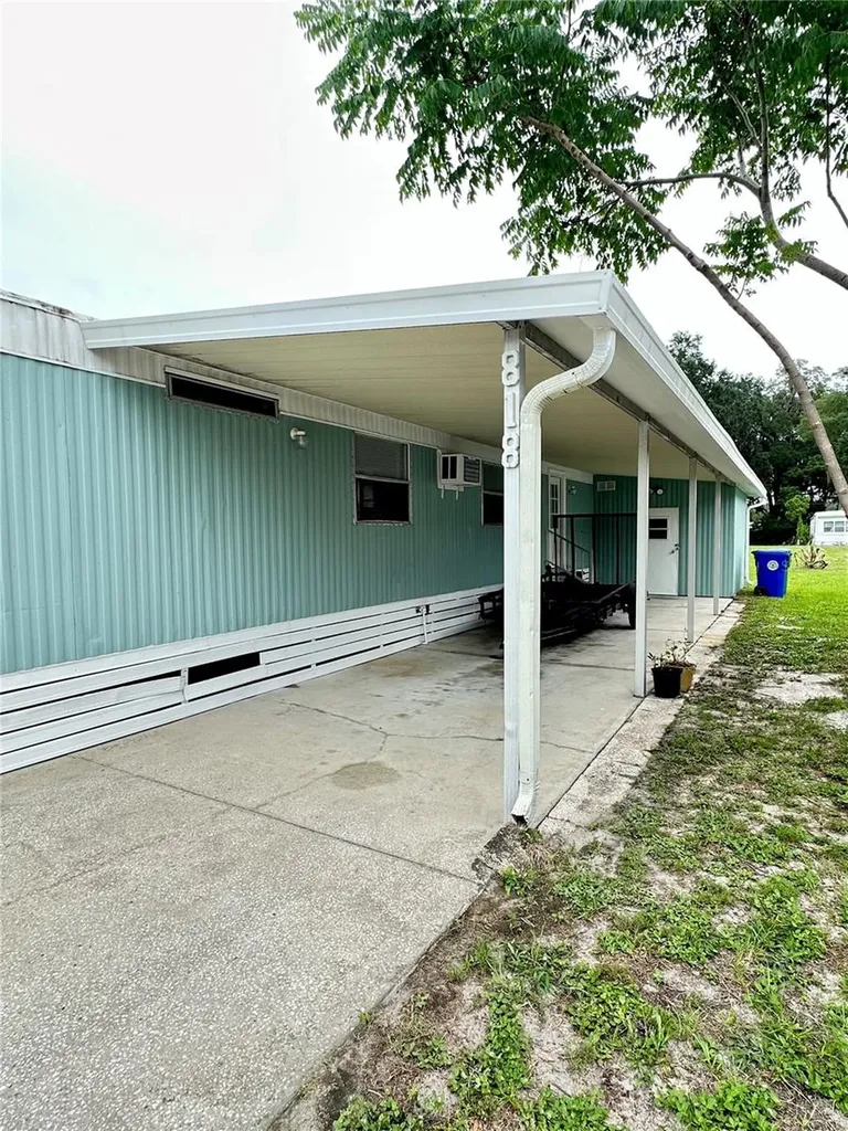 818 Michigan Street Wildwood FL 34785
