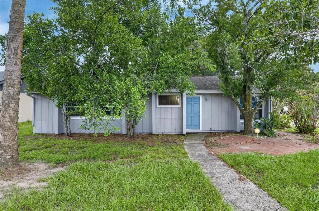 5001 Whiteway Drive Tampa FL 33617