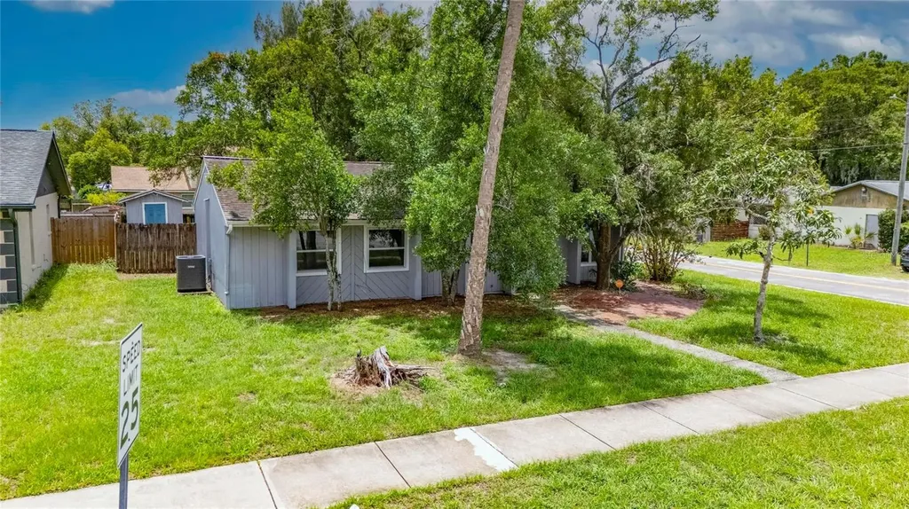 5001 Whiteway Drive Tampa FL 33617
