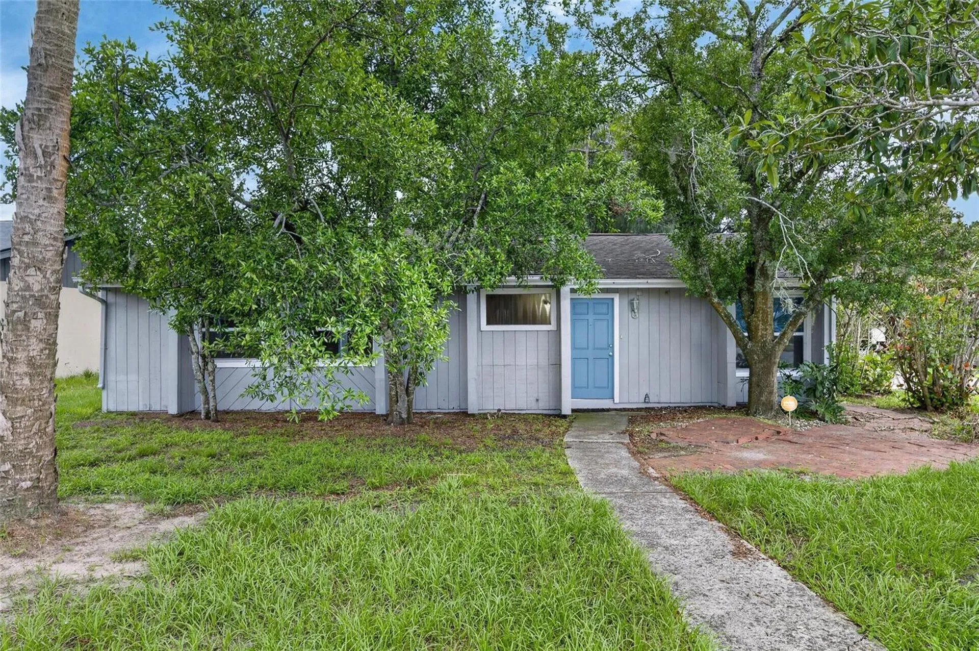 5001 Whiteway Drive Tampa FL 33617