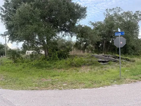 1808 Capitol Street North Port FL 34288