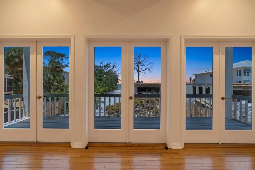 4051 Shell Road Siesta Key FL 34242