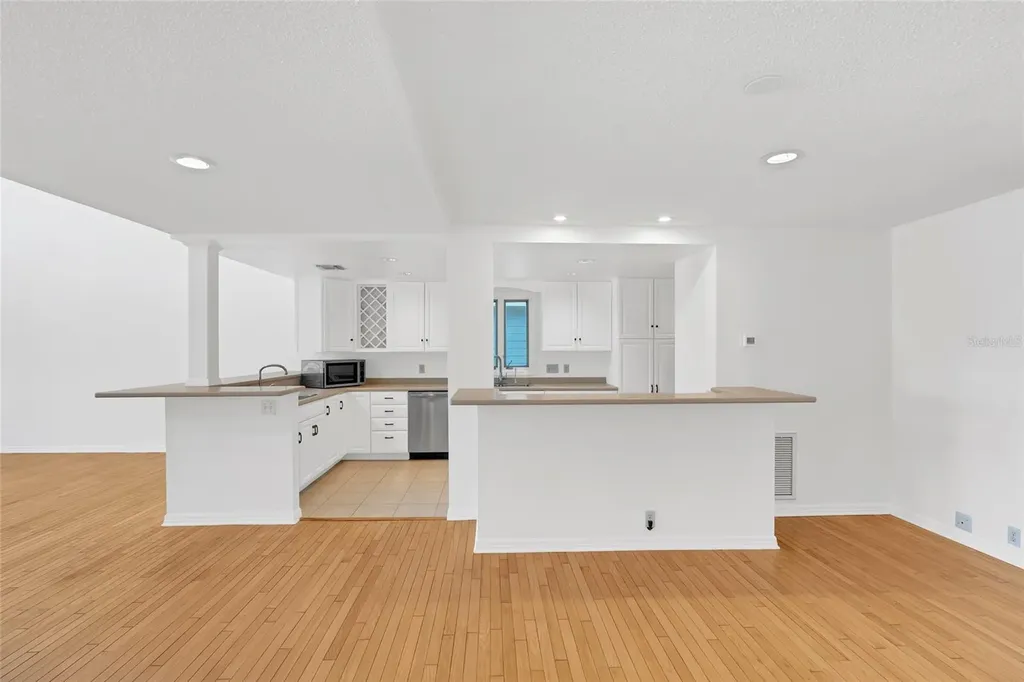 4051 Shell Road Siesta Key FL 34242