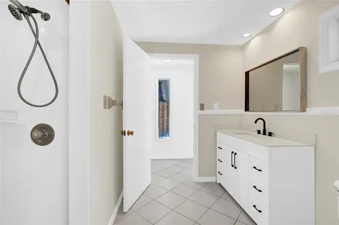 4051 Shell Road Siesta Key FL 34242