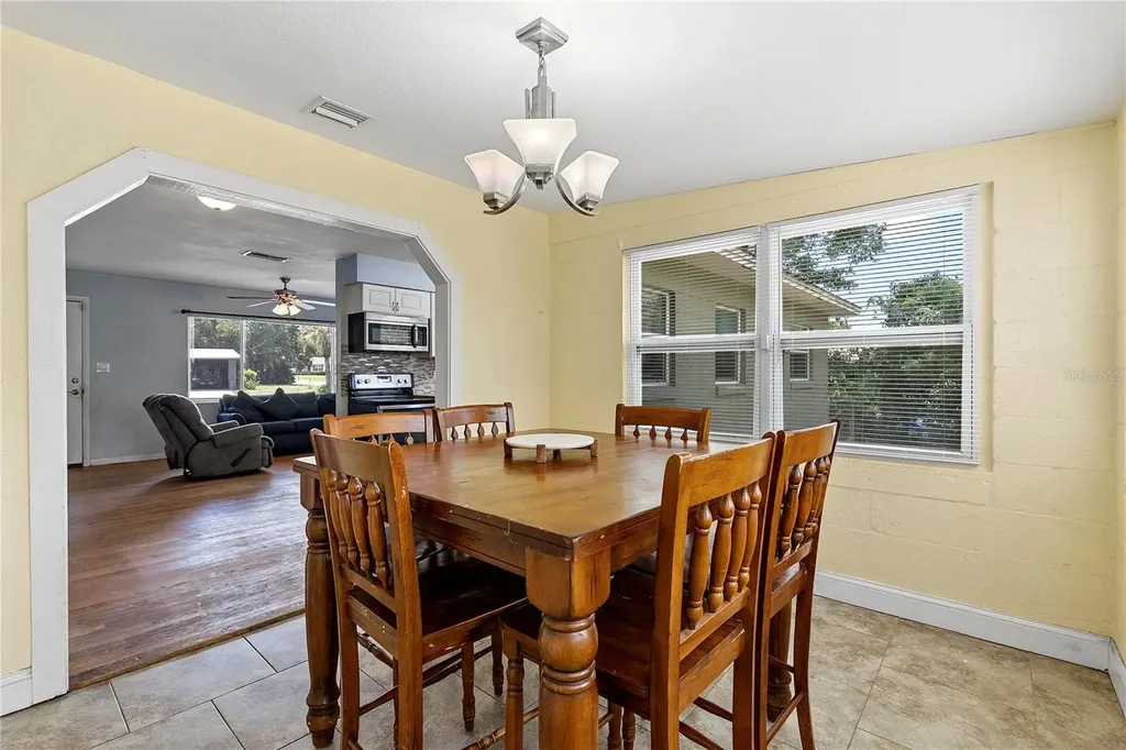 20 Oleander Lane Debary FL 32713