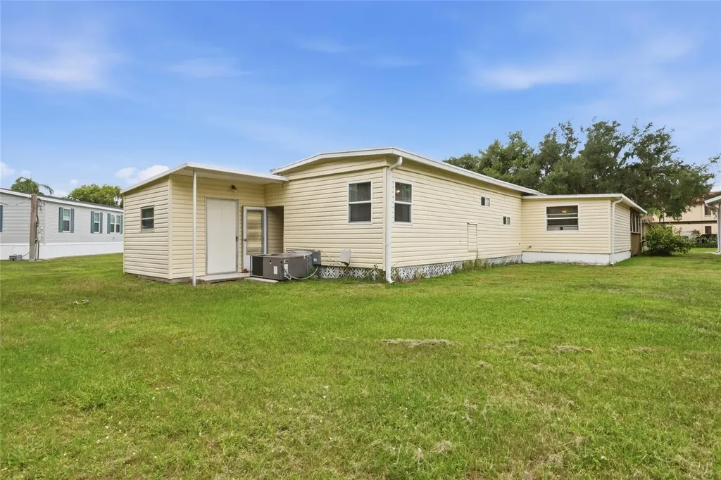 921 Faith Circle E Bradenton FL 34212