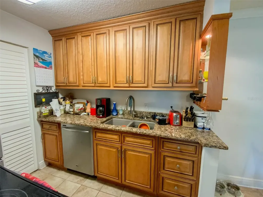 455 Alt 19 S Palm Harbor FL 34683