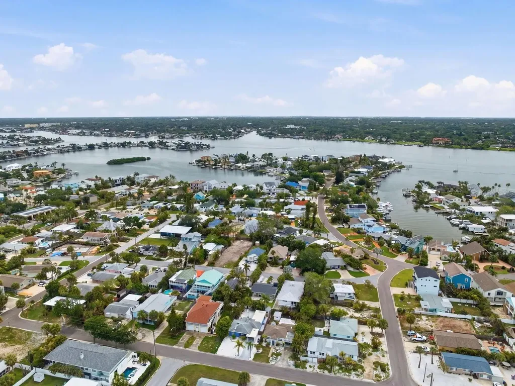 1207 1st Street Indian Rocks Beach FL 33785