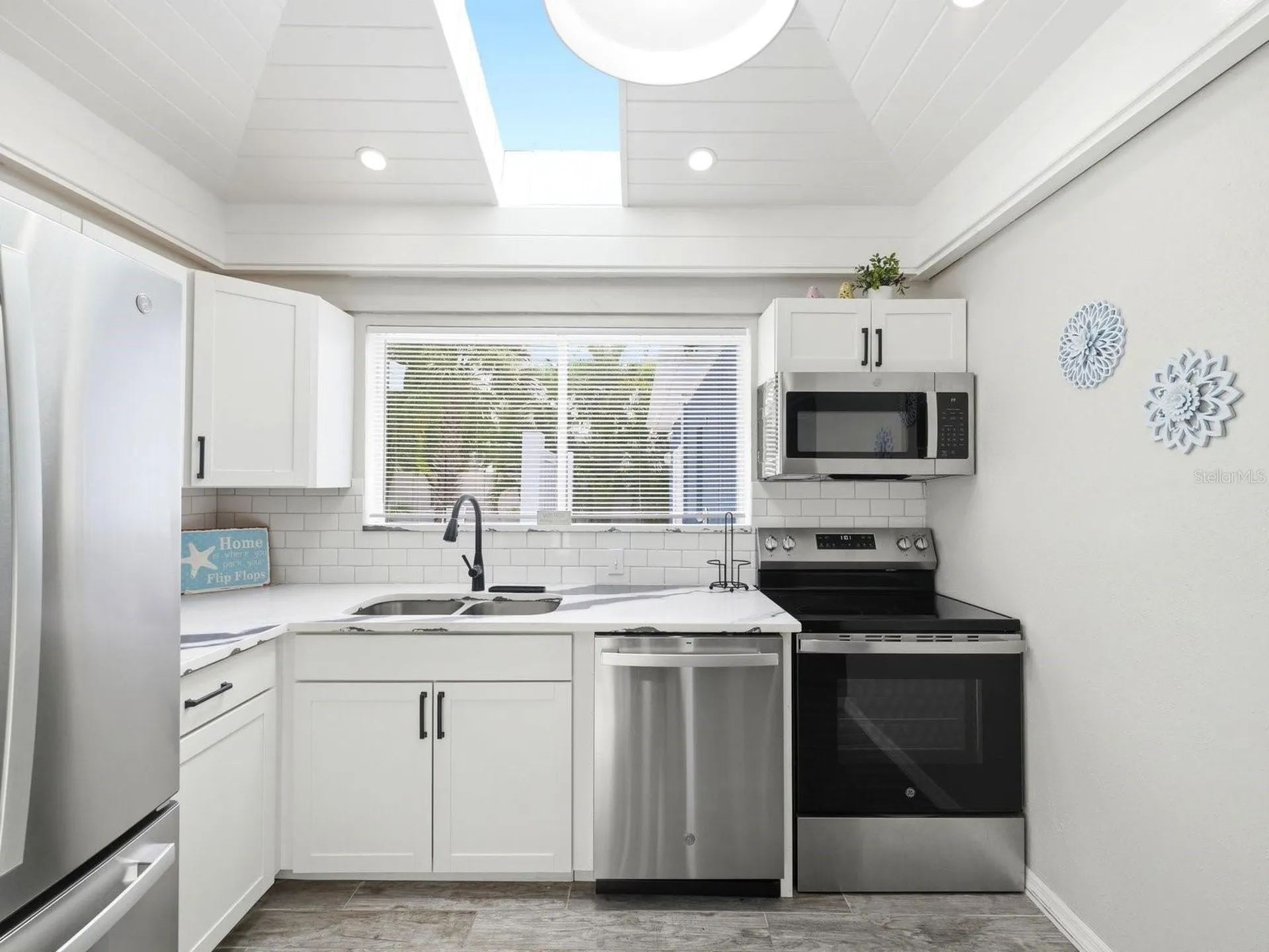 1207 1st Street Indian Rocks Beach FL 33785
