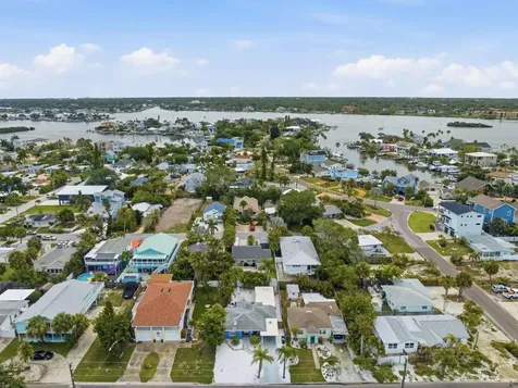 1207 1st Street Indian Rocks Beach FL 33785