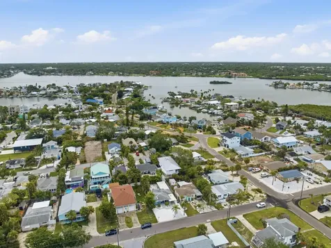 1207 1st Street Indian Rocks Beach FL 33785