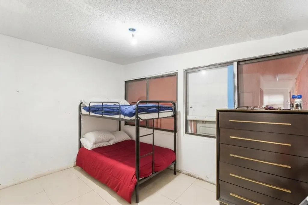 1829 5th Miami FL 33125