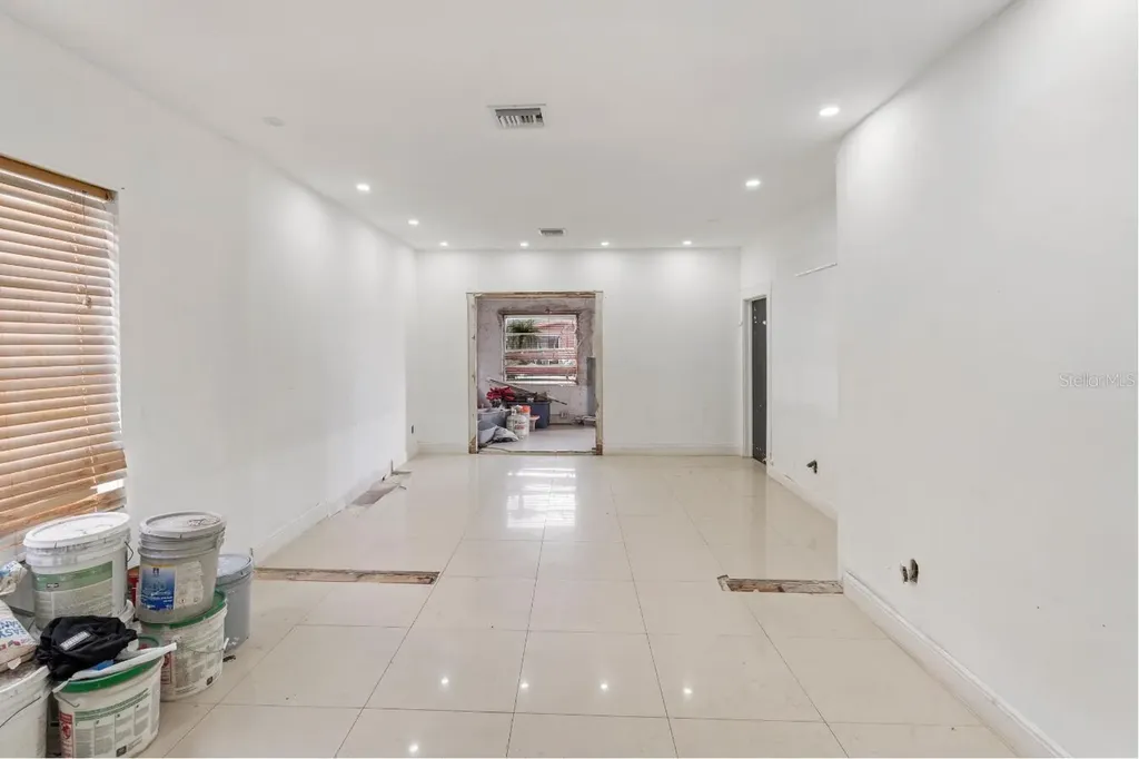 1829 5th Miami FL 33125