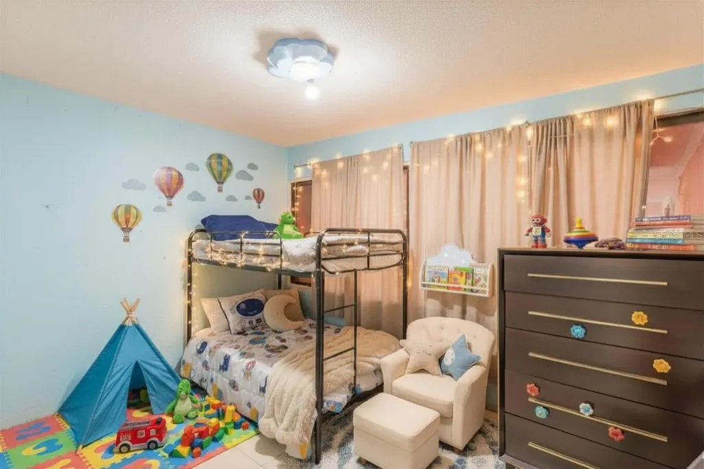 1829 5th Miami FL 33125
