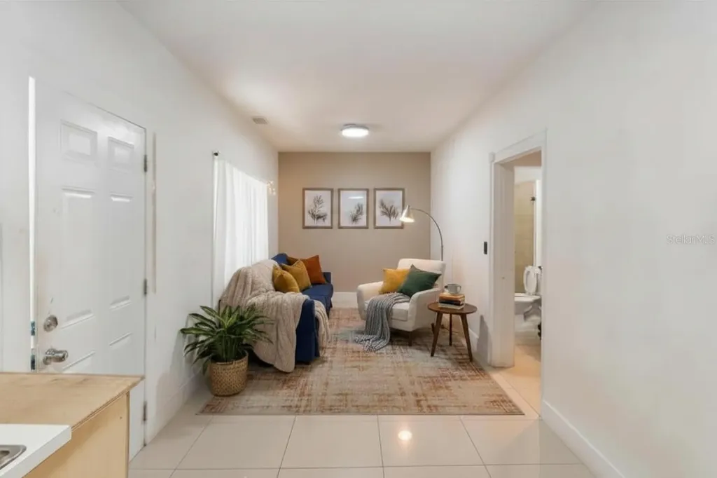 1829 5th Miami FL 33125