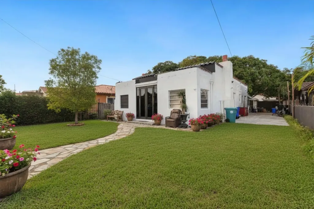 1829 5th Miami FL 33125