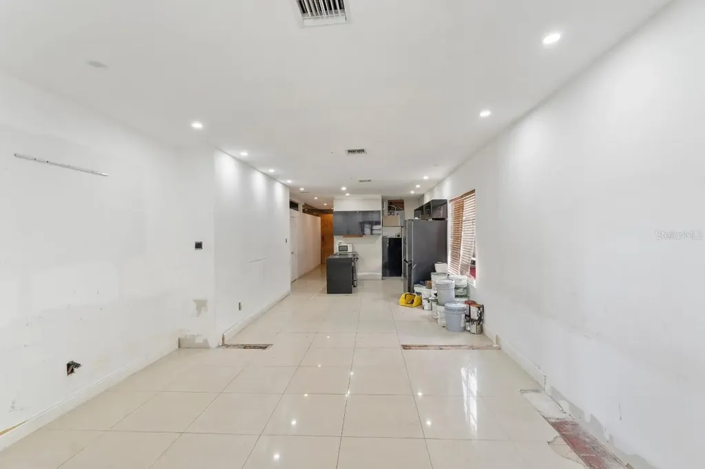 1829 5th Miami FL 33125