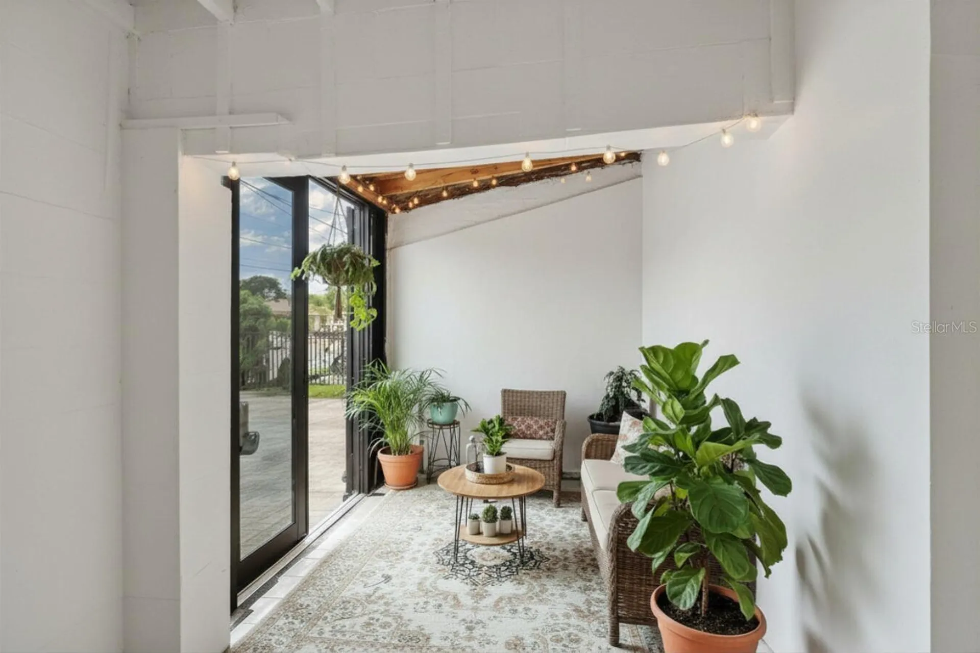 1829 5th Miami FL 33125