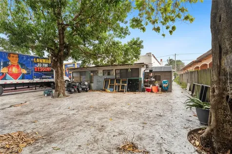 1829 5th Miami FL 33125