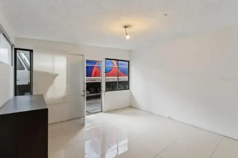 1829 5th Miami FL 33125