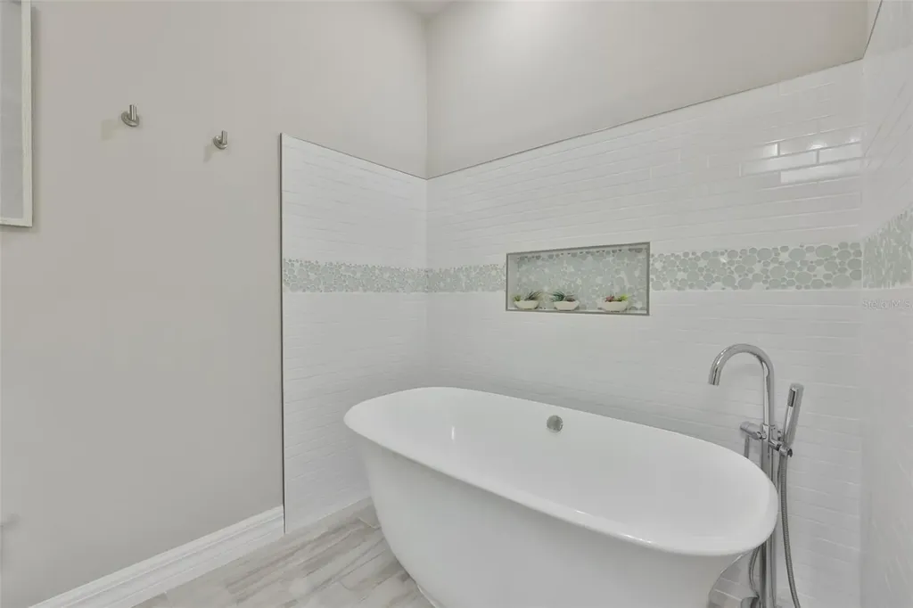 18824 Alder Glen Drive Lutz FL 33558