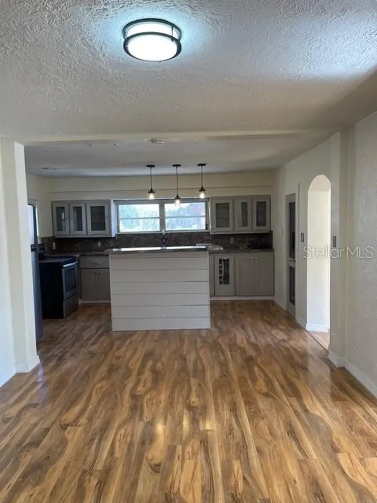 1731 W Saint Louis Street Tampa FL 33607