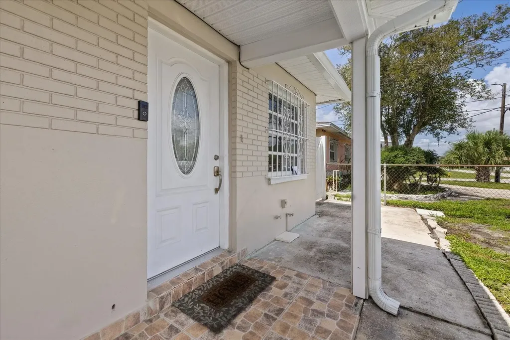 3322 W Kathleen Street Tampa FL 33607