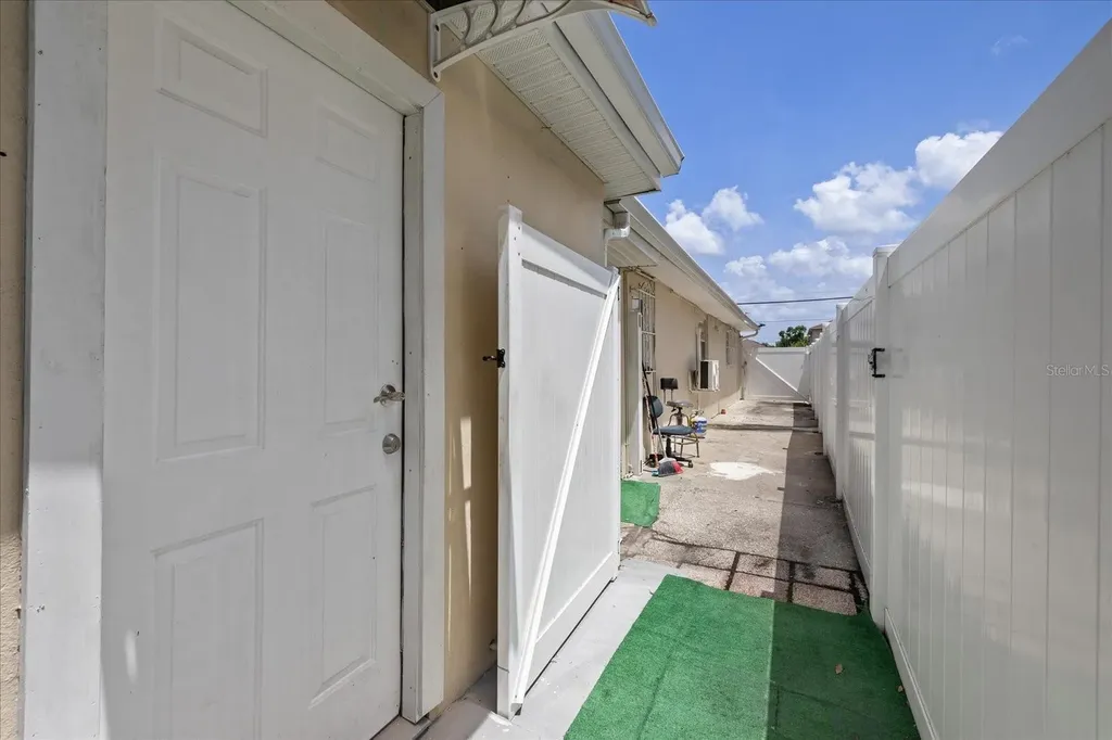3322 W Kathleen Street Tampa FL 33607