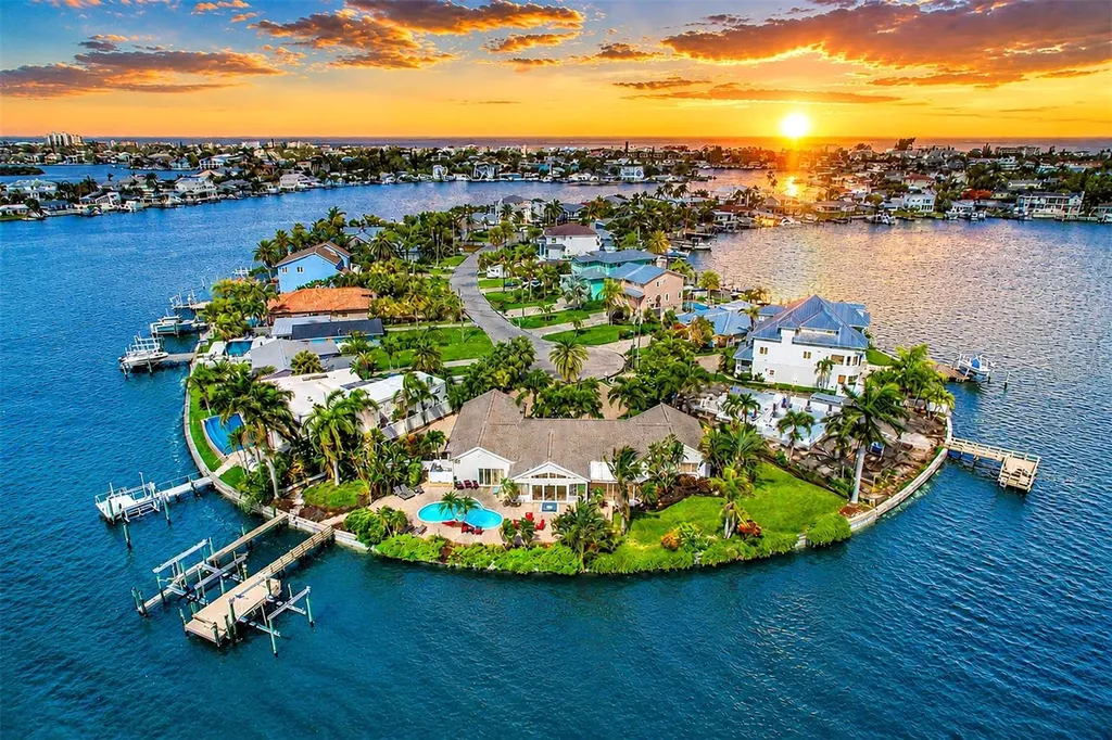 495 Harbor Drive S Indian Rocks Beach FL 33785