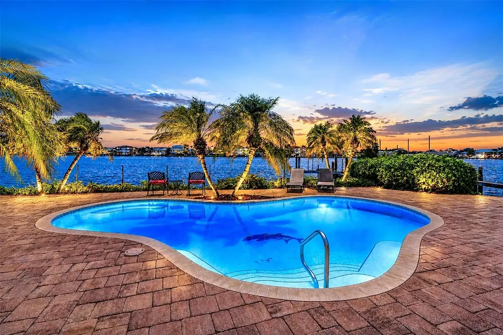 495 Harbor Drive S Indian Rocks Beach FL 33785