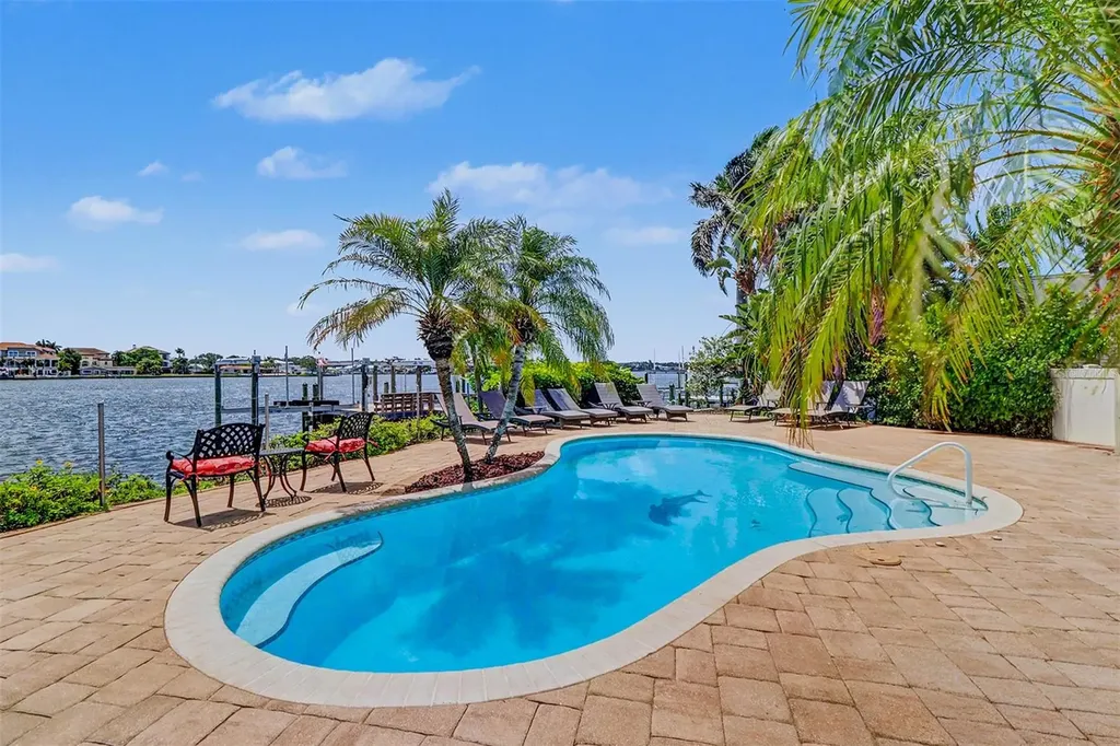495 Harbor Drive S Indian Rocks Beach FL 33785