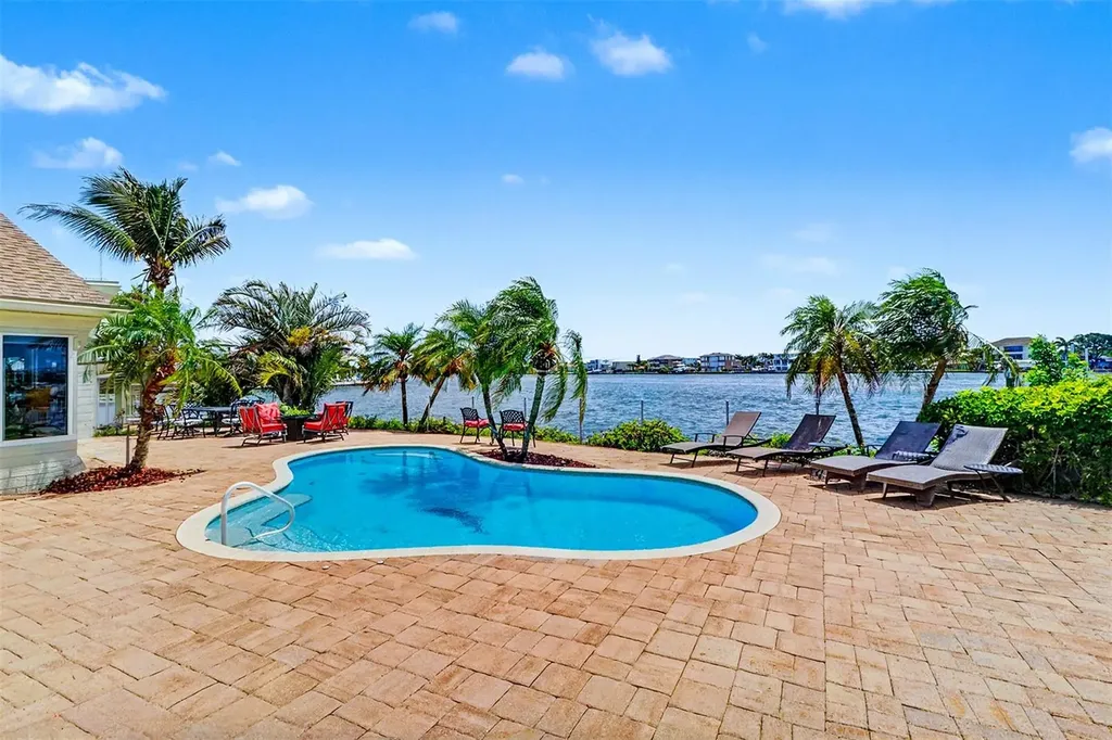 495 Harbor Drive S Indian Rocks Beach FL 33785