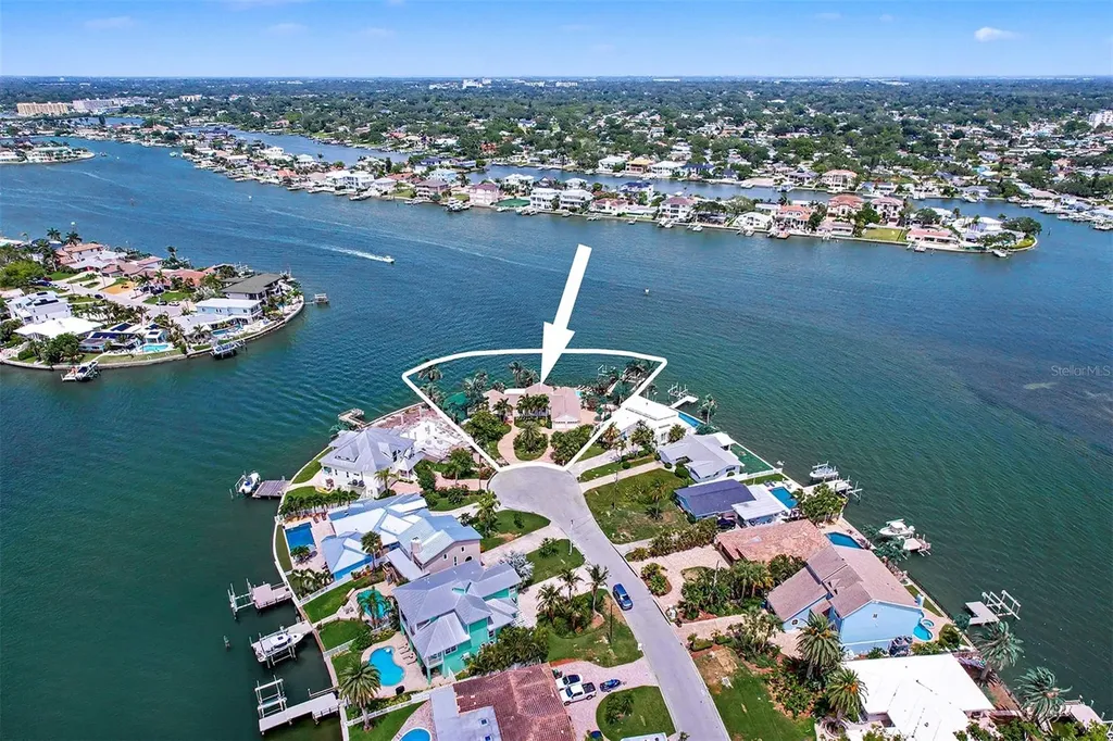 495 Harbor Drive S Indian Rocks Beach FL 33785