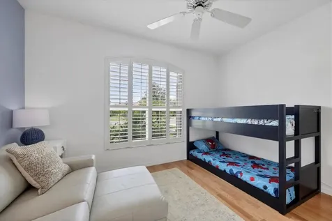 7916 Hampton Court University Park FL 34201