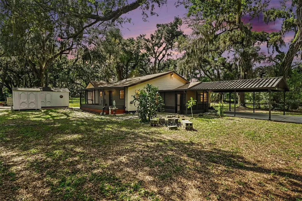 231 Duke Simms Road Brandon FL 33511