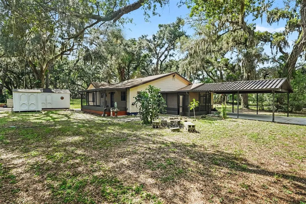 231 Duke Simms Road Brandon FL 33511