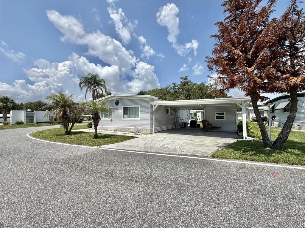 101 Tamarisk Way Leesburg FL 34748