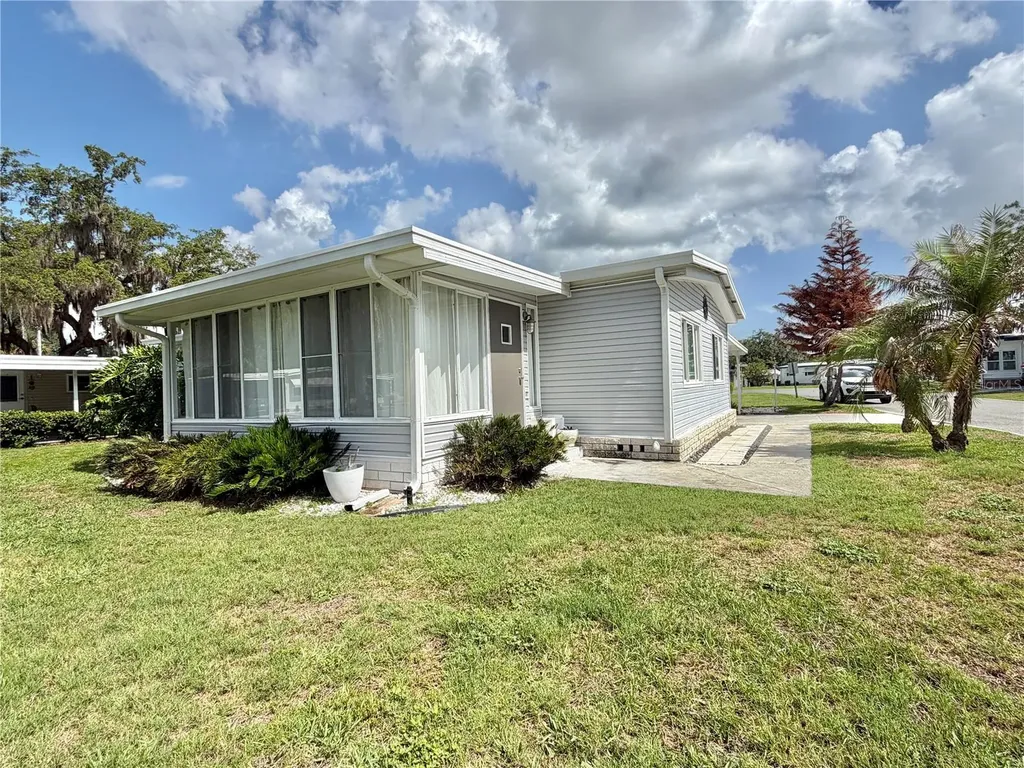 101 Tamarisk Way Leesburg FL 34748