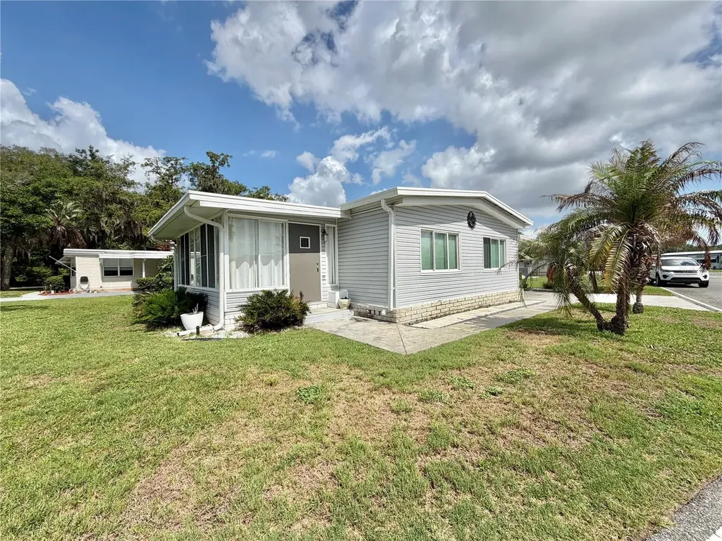 101 Tamarisk Way Leesburg FL 34748