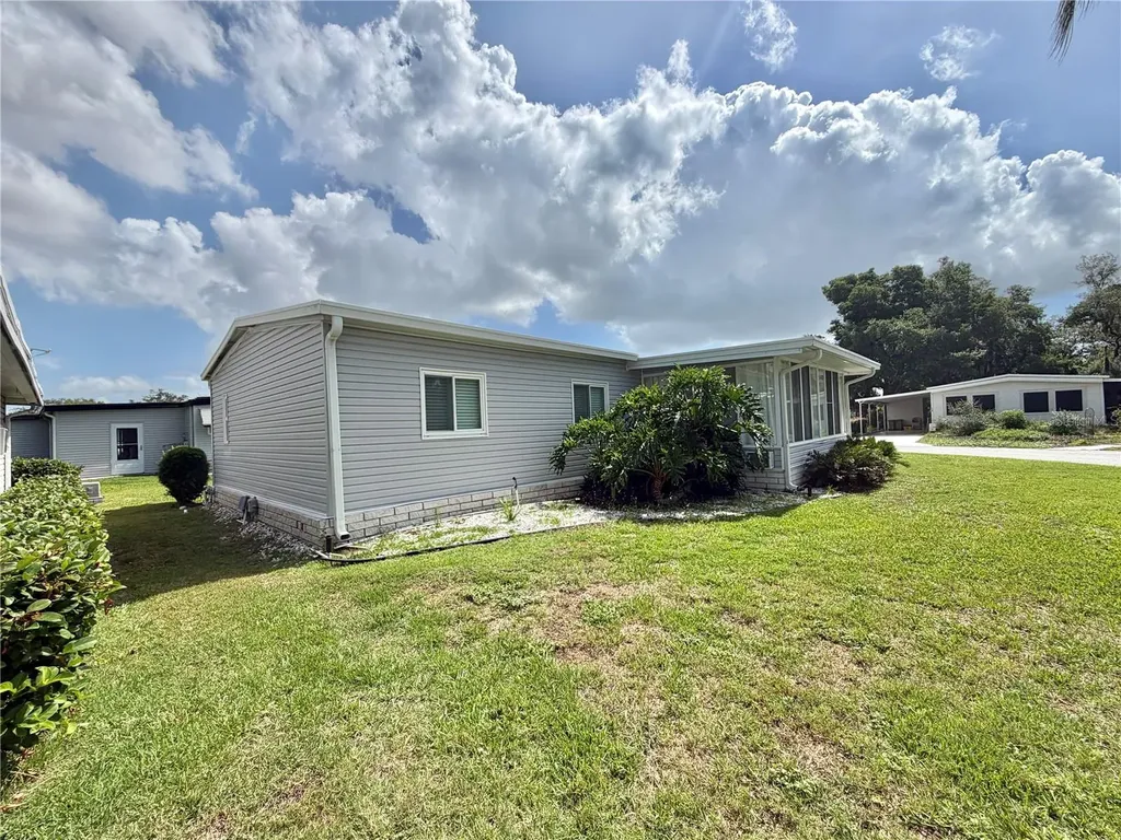 101 Tamarisk Way Leesburg FL 34748
