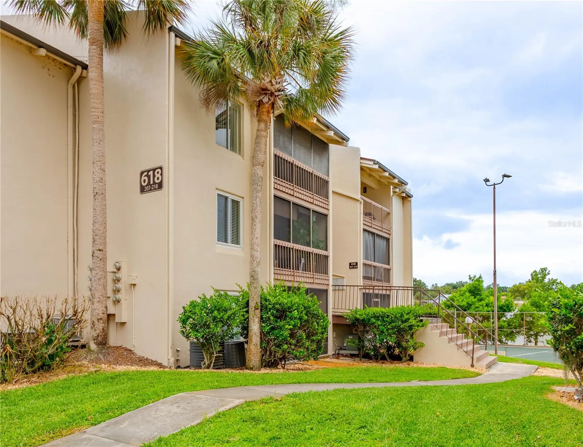 618 Orange Drive Altamonte Springs FL 32701