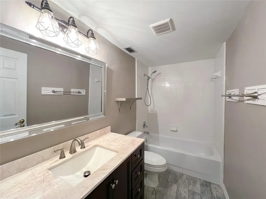 4933 NW 1st Place Gainesville FL 32607